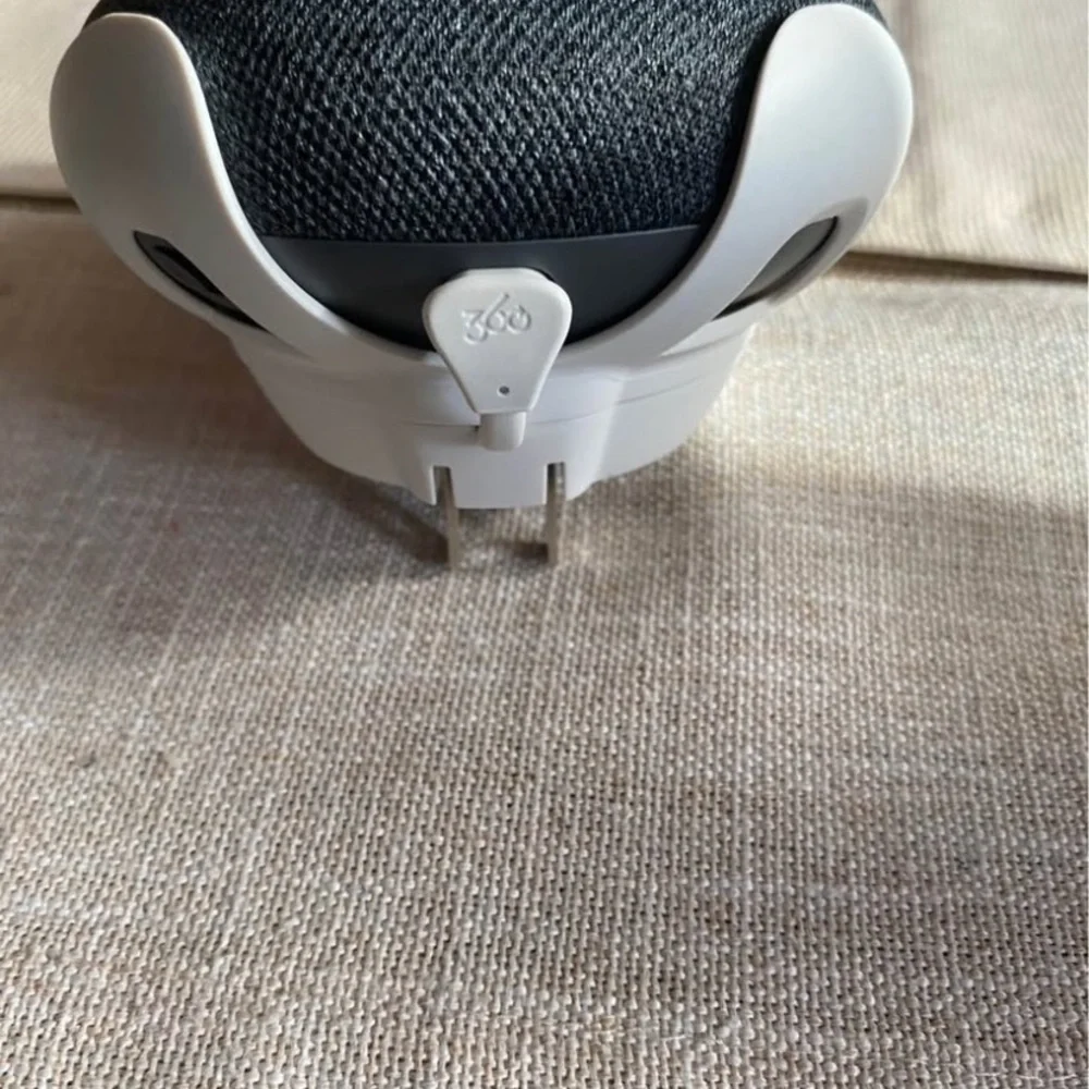 Google Nest Mini 1 Generation w/Wall Mount Power Clip 360